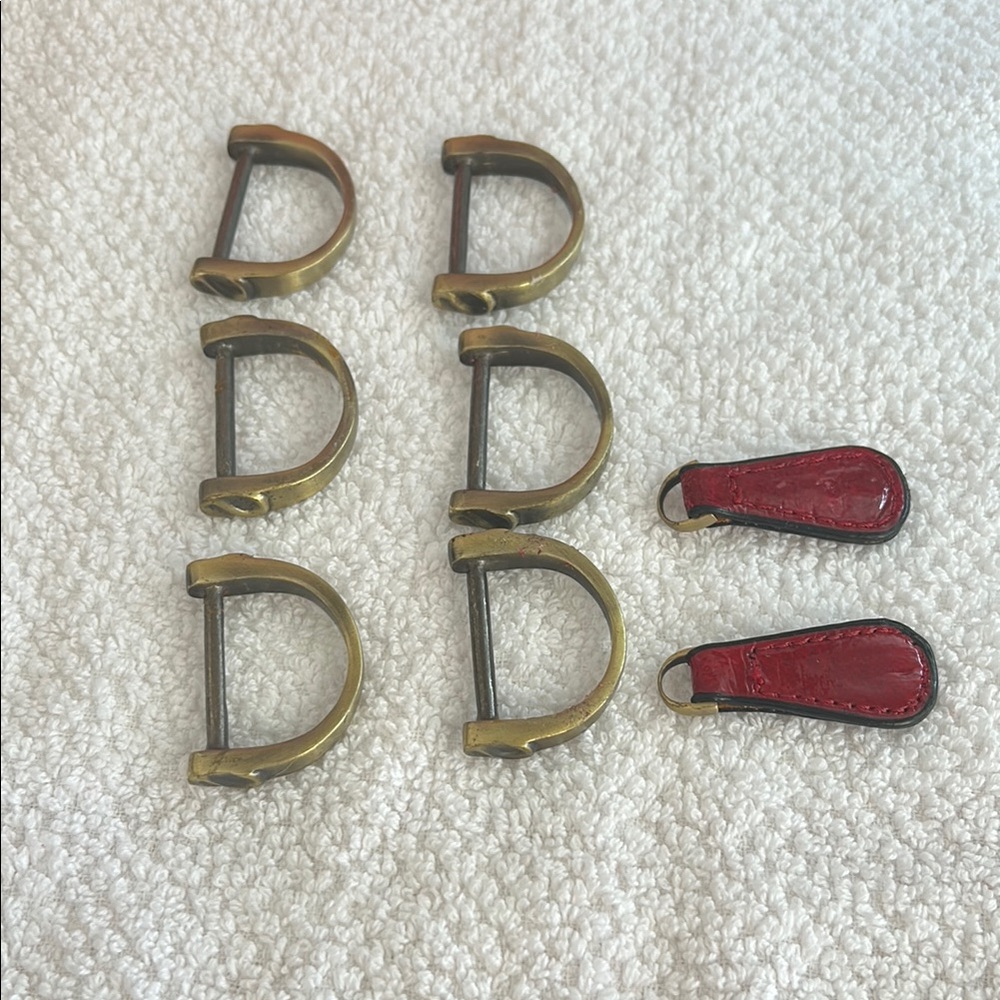 Brass D-Ring Set of 6 with 2 Red Leather Pulls